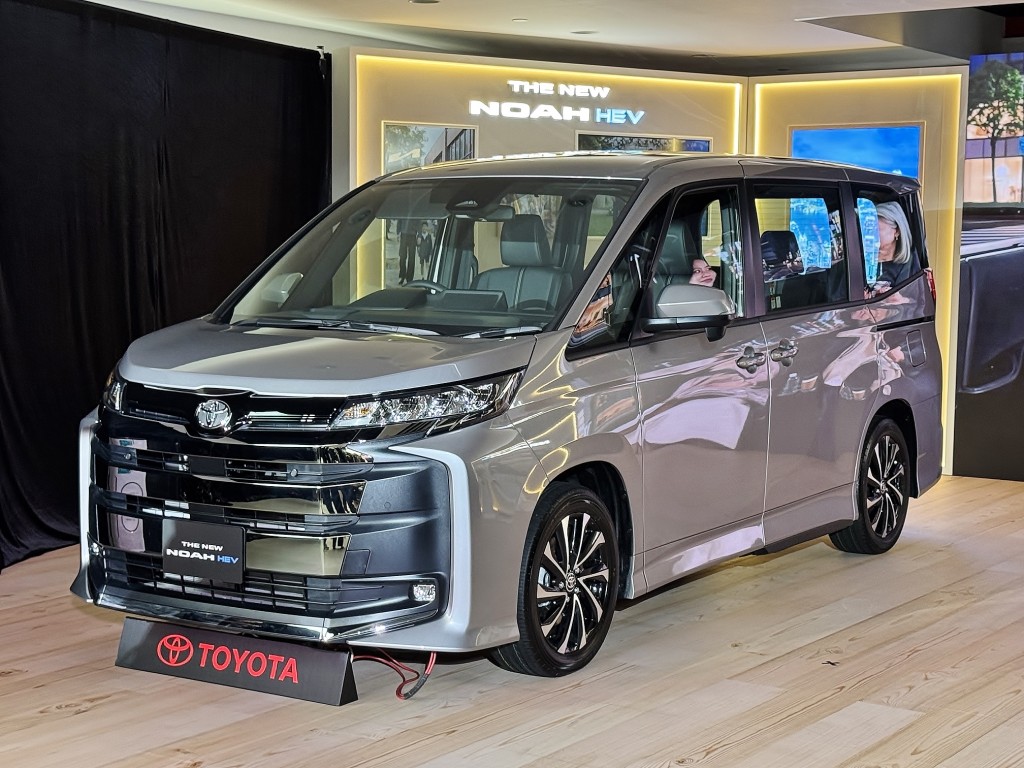 全新豐田Toyota NOAH HEV混能7座MPV驚喜登場：系統總馬力140ps，而引擎與電馬達可各自輸出142Nm和185Nm扭力。