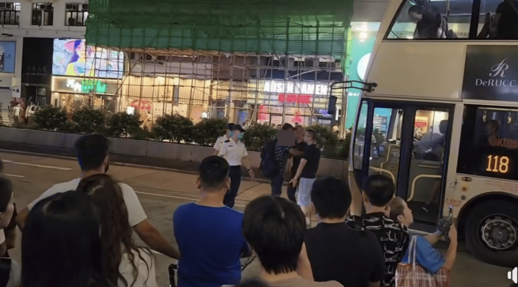 fb「向香港警察致敬」群組