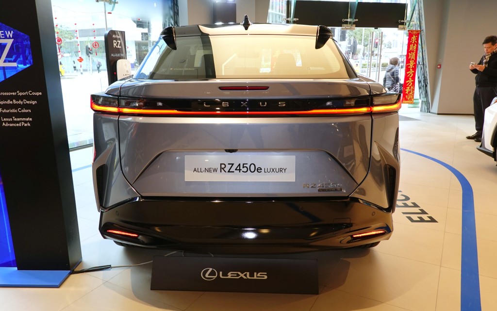 凌志Lexus RZ450e電動車追加Luxury標準新版。
