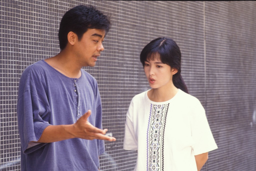 郭蔼明1991年参选港姐夺冠，翌年拍《大时代》已认识刘青云，不过后来两人在周慧敏演唱会上重逢才挞着。