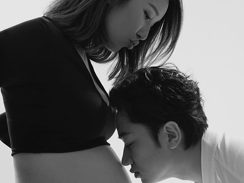 王祖蓝隔住老婆肚皮锡囡囡。李亚男ig图片