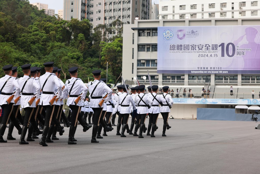 鄧炳強早上參加了警察學院舉行的升旗儀式。