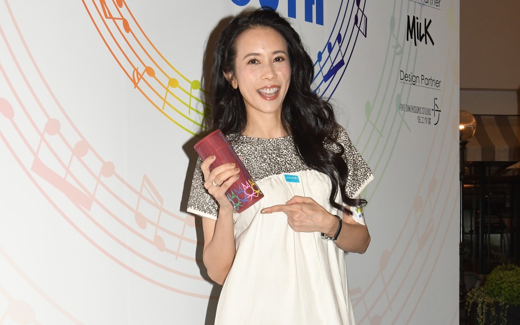 莫文蔚出席慈善活动。