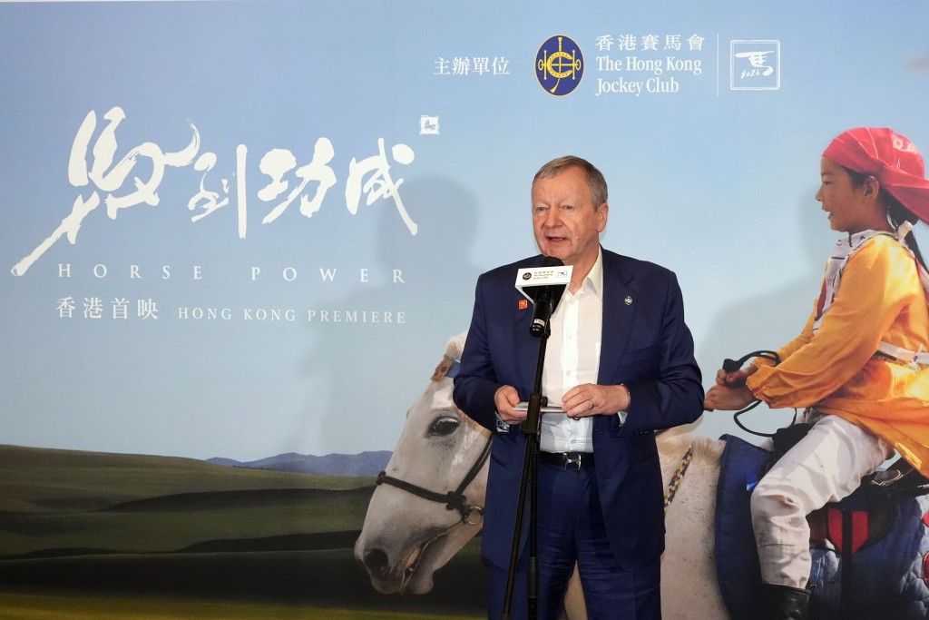 馬會行政總裁應家柏表示，馬象徵激情、活力和躍進，與「共創明『Teen』」計劃年輕校友和學員所展現的特質一樣，為更美好的未來而奮鬥。