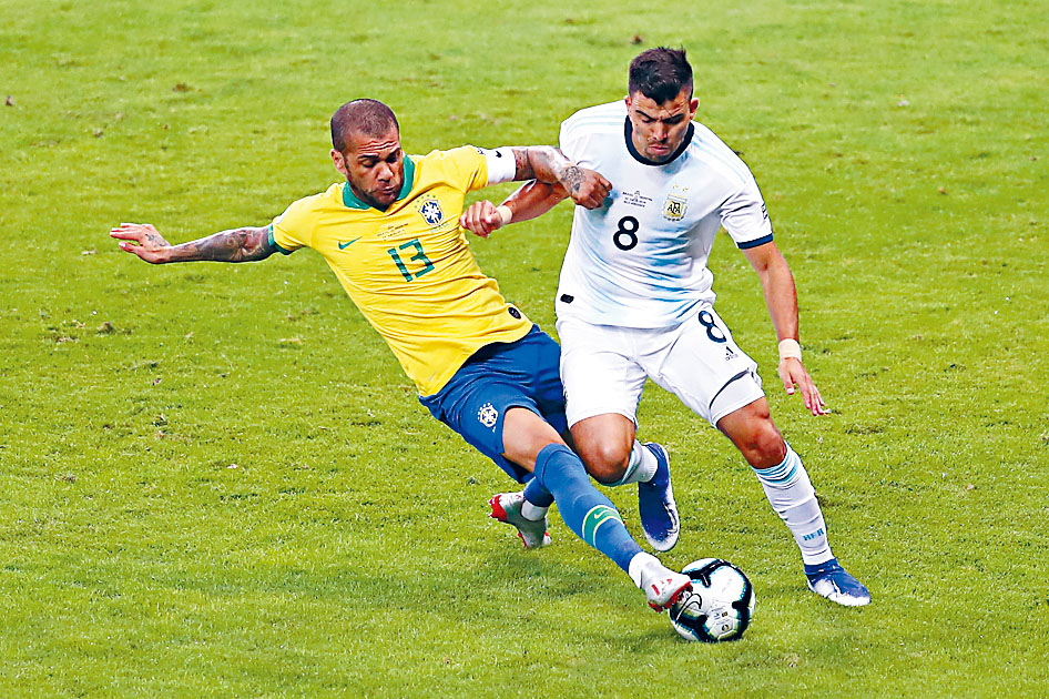 丹尼尔今仗攻守表现俱佳。