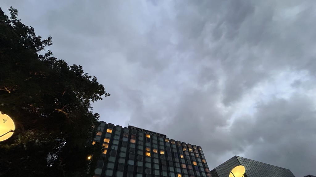 日間部分時間有陽光,最高氣溫約28度。蔡楚輝攝 日間部分時間有陽光,最高氣溫約28度。蔡楚輝攝