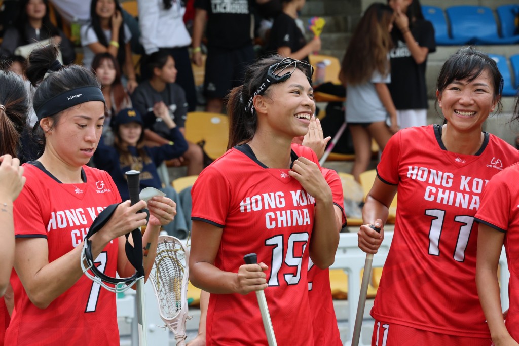 史卓妍（中）坦言满意铜牌赛表现，她为了追奥运梦，今年初放弃全职工作。徐嘉华摄