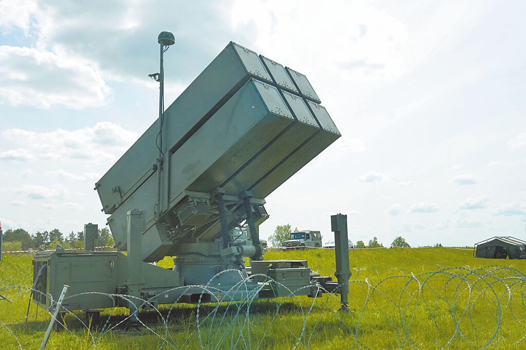 賴清德以北京推進2027武統為由，宣佈8年追加3千億軍費。中時