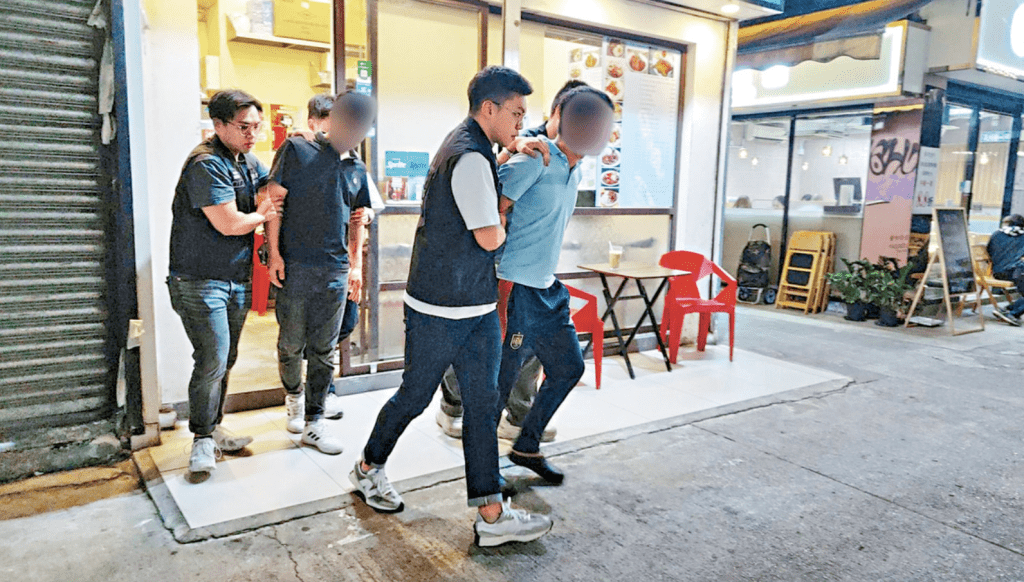 政府不同部门过去持续进行打击黑工行动。