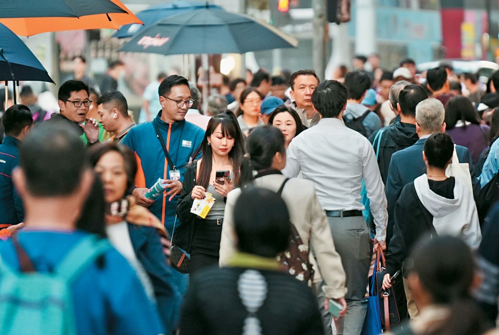 孫玉菡指引入人才是香港未來大方向,「令香港更有競爭力」。