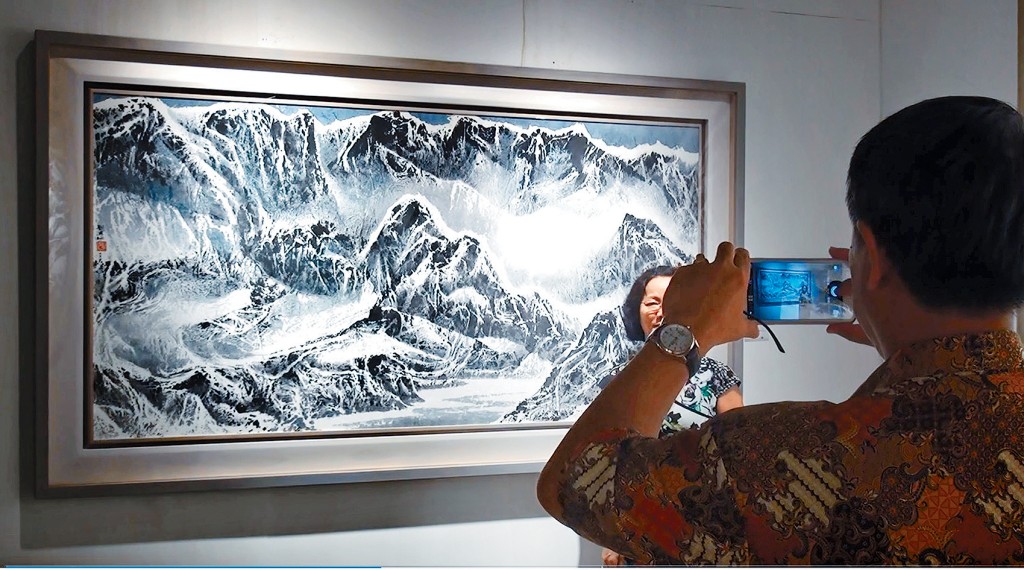劉國松作品「世界屋脊系列」。