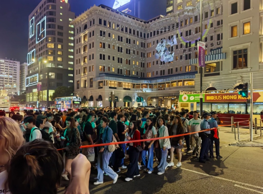 大批旅客到港旅遊。小紅書圖片 大批旅客到港旅遊。小紅書圖片