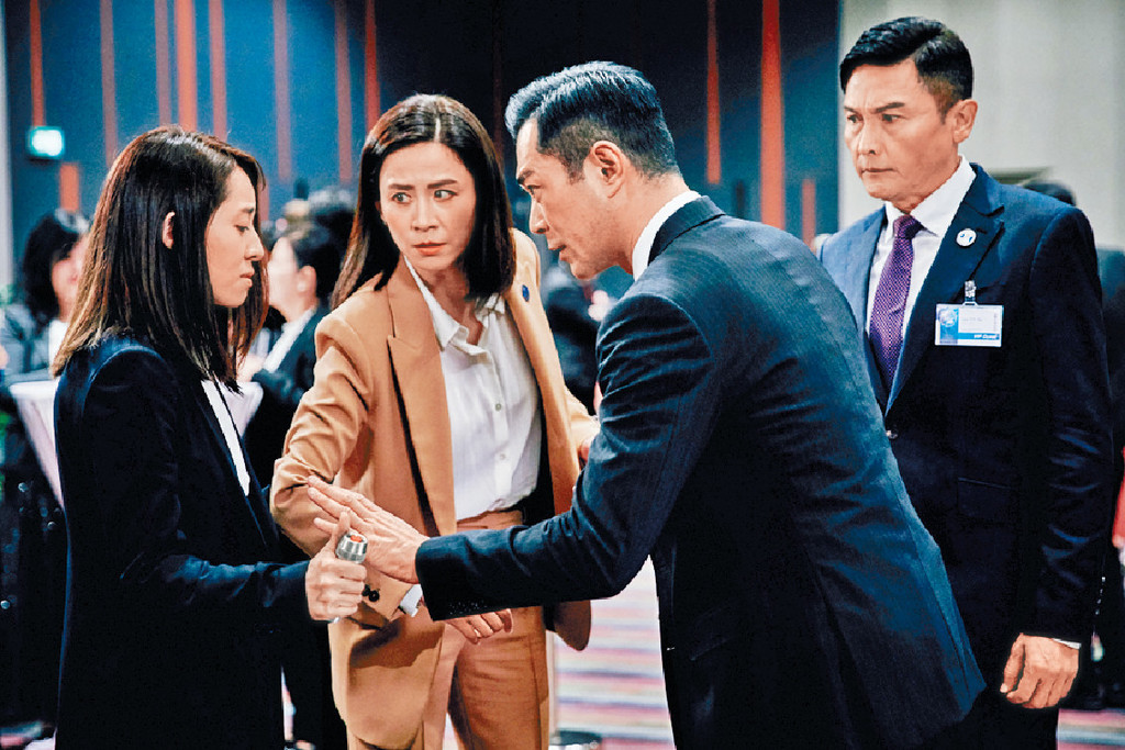 ■古仔和宣萱齊制止張敬仁。