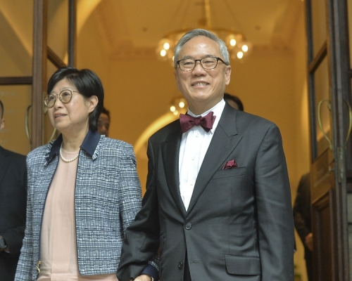 曾荫权表示未来会和太太及家人渴望重过平凡的生活。