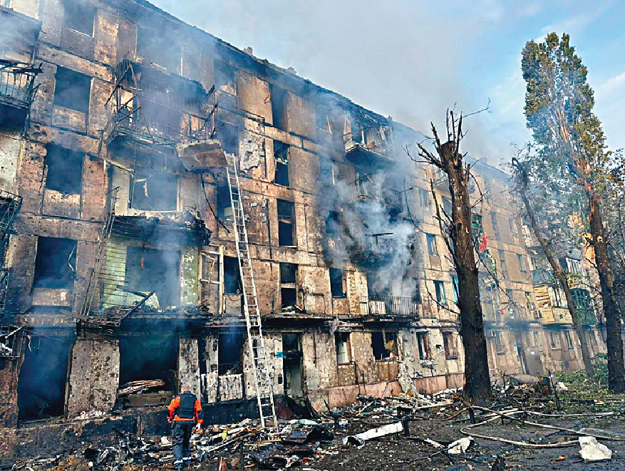 ■克里維里赫的建築物被炸毀。
