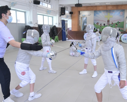 計畫為每所學校的學員提供劍擊器材和服裝，並有專業導師指導。