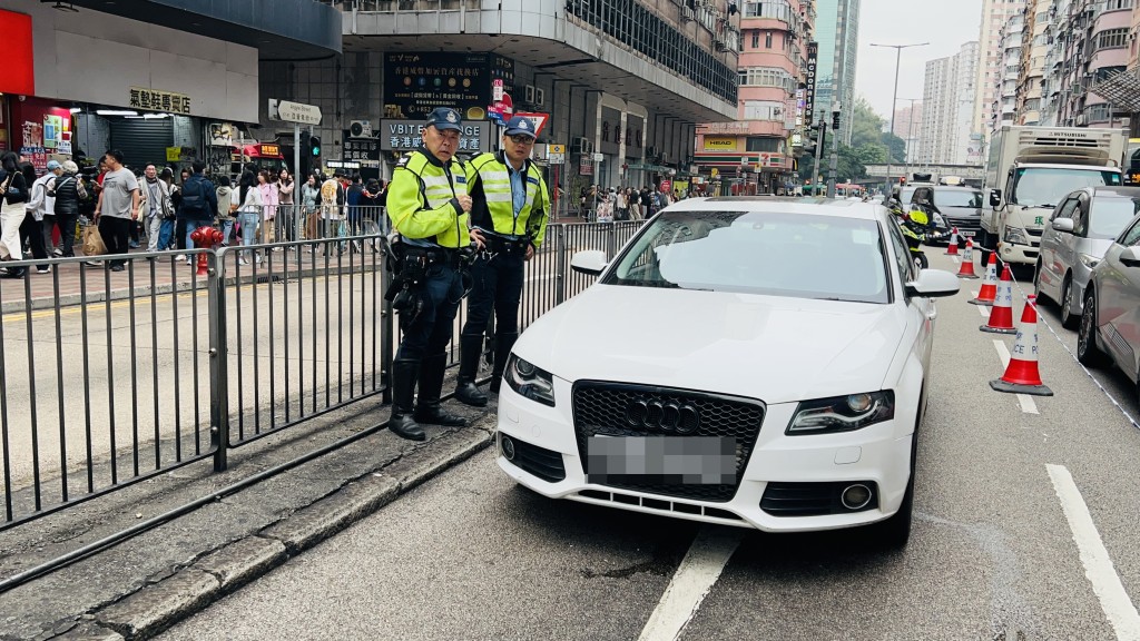 警方於旺角截獲一輛毒品快餐車。