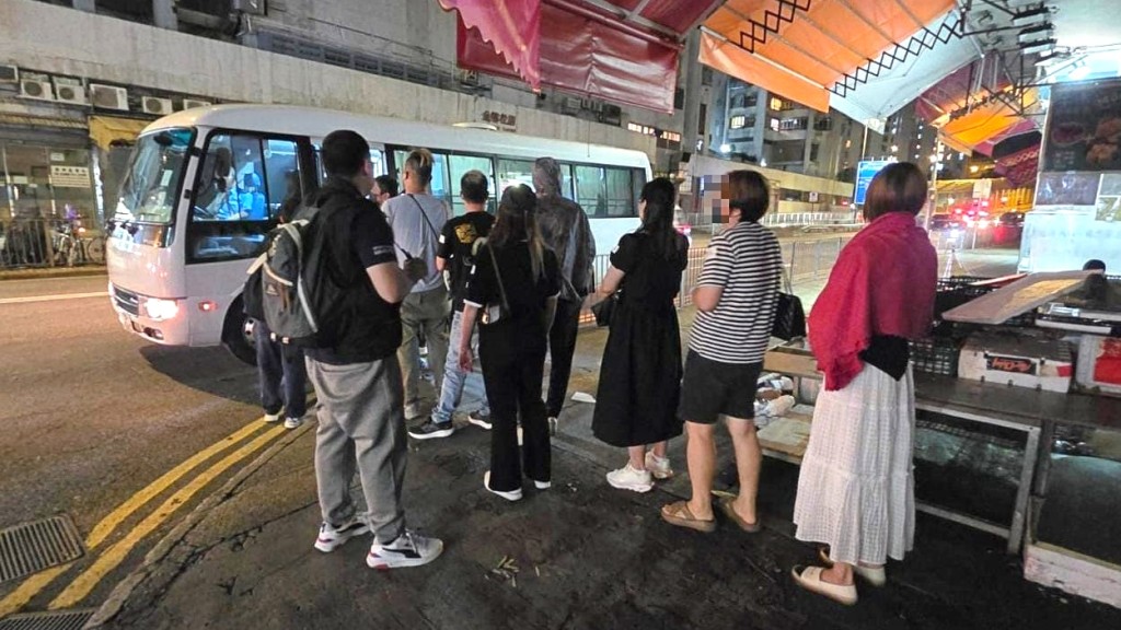 被捕人士帶走調查。
