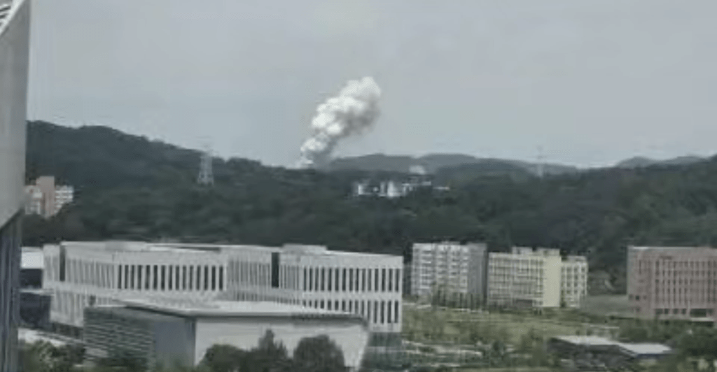 南韩韩华航空航天工厂爆炸，致多人死伤。Weather Monitor@X