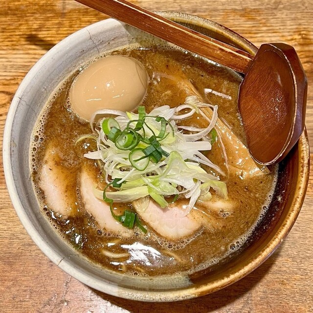 香睿刚推介日本好吃拉面店｜6. 渡边　汤底用海鲜和猪骨熬制。