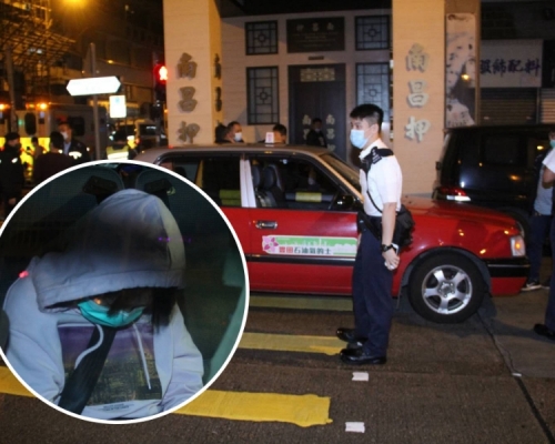 其中一名被捕男童。