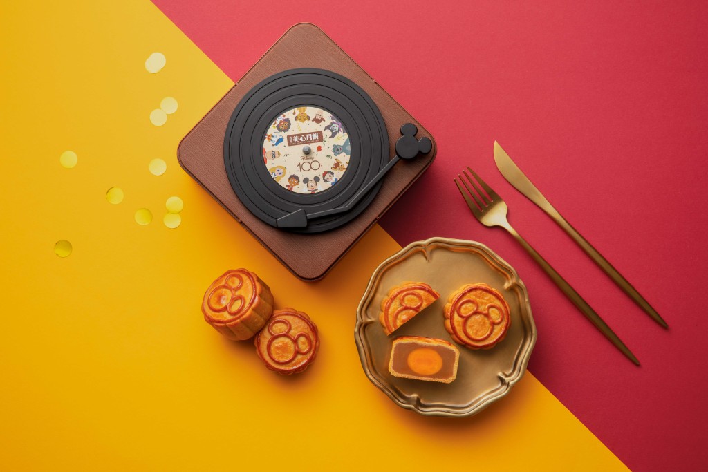 迪士尼100周年系列唱片機造型月餅禮盒。