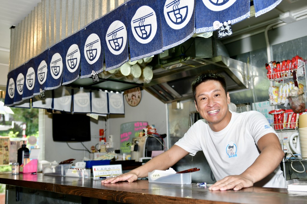 司徒瑞祈2016年離開無綫，同時亦淡出娛圈，在慈雲山開始小食店，去年再在清水灣開車仔麵檔，吸引不少藝人好友支持。