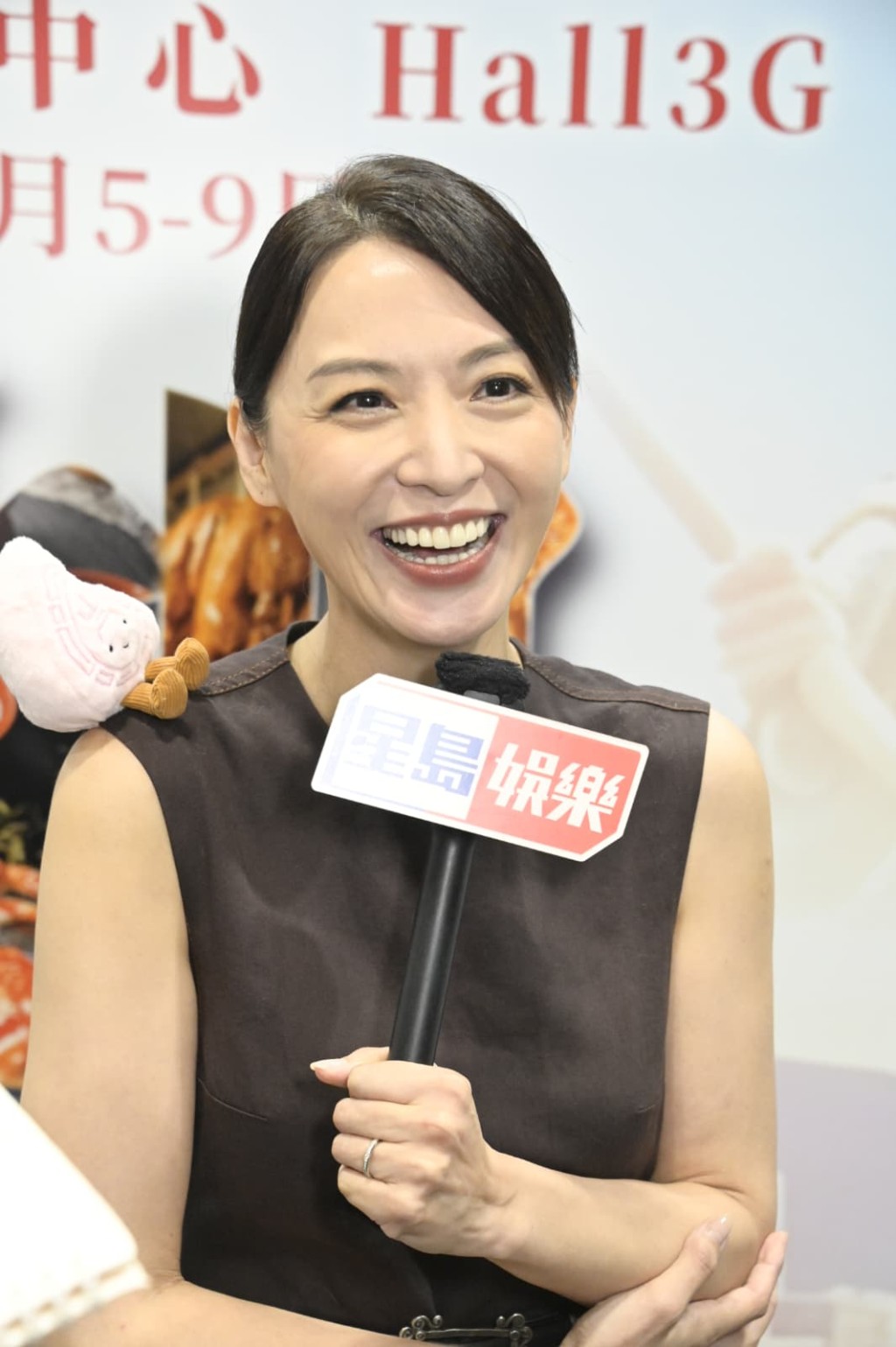 問現在如何保護自己?她笑言:「手都斬咗佢!」 問現在如何保護自己?她笑言:「手都斬咗佢!」