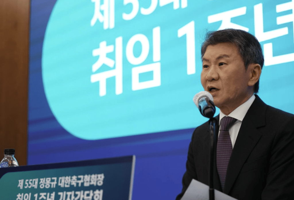 這場由足球場內蔓延至司法層面的問責風暴，矛頭直指韓國足協會長鄭夢奎。Instagram@mgchung.official 