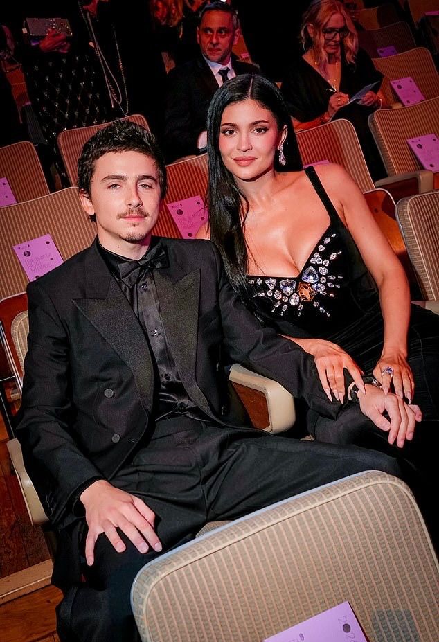 添麥菲查洛美孖女友Kylie Jenner到場，他失落影帝寶座。