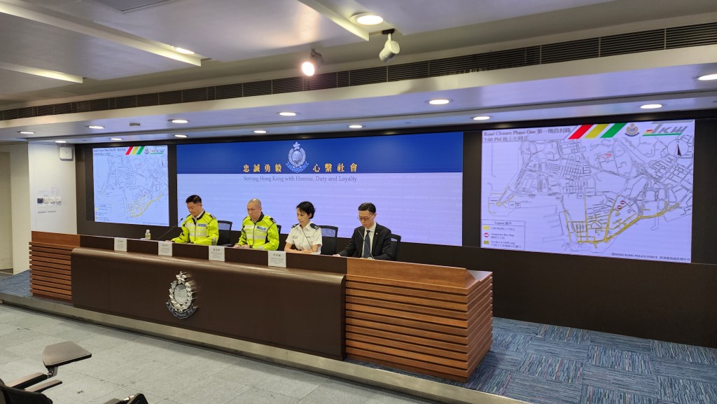 警方较早前已公布明日烟花滙演的交通安排，在维港两岸封路。资料图片