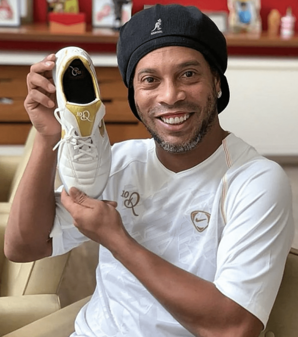 Nike多年來與不同大咖合作推出產品。圖為傳奇球星朗拿甸奴。 Nike多年來與不同大咖合作推出產品。圖為傳奇球星朗拿甸奴。