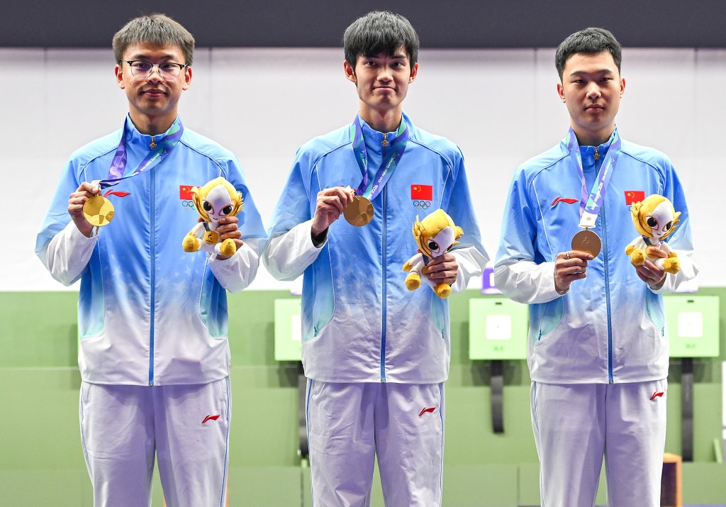 左至右：張常鴻、盛李豪、馬思涵。新華社