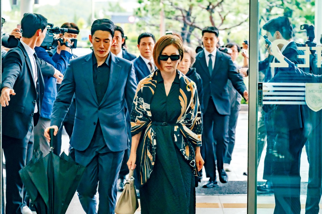 金海淑飾演大韓民國的總統，氣場超強。
