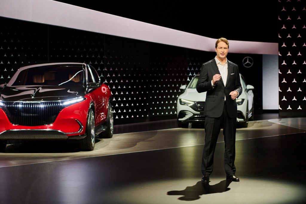 平治去年乘用車 (Mercedes-Benz Cars) 及商用車 (Mercedes-Benz Vans) 全球售出2,427,686輛新車,相比2020年下跌4%。圖為車廠行政總裁Ola Källenius。