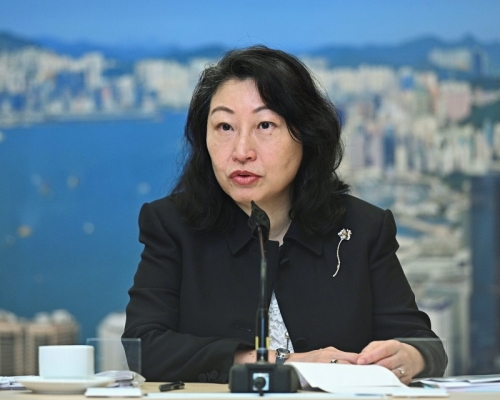 鄭若驊指律政司致力為本港培養年輕法律界人才。資料圖片