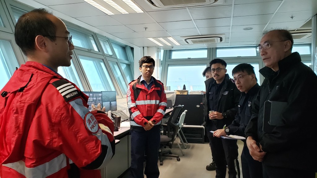 新加坡樟宜機場集團與香港機場消防隊交流  提升雙方航空安全及緊急應變能力