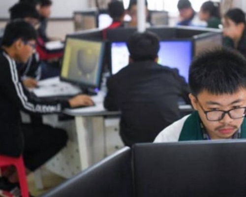 教育部目标之一是拥有多媒体教室的学校比例达到90%。网图