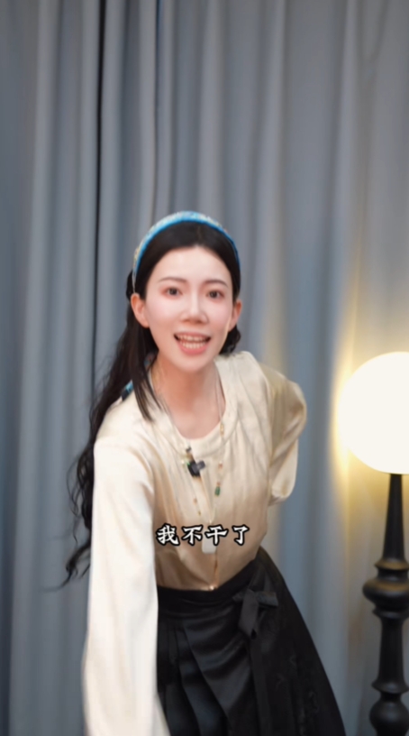 西安“不倒翁小姐姐”在抖音仍然活跃。 抖音