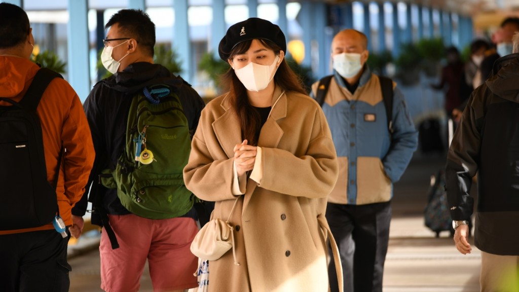 天文台表示本港各區較昨日高3度。資料圖片