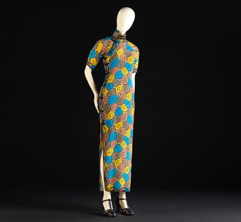 《無中生有——香港電影美術及服裝造型展》，張曼玉於《阮玲玉》（1991）中穿著的旗袍。　