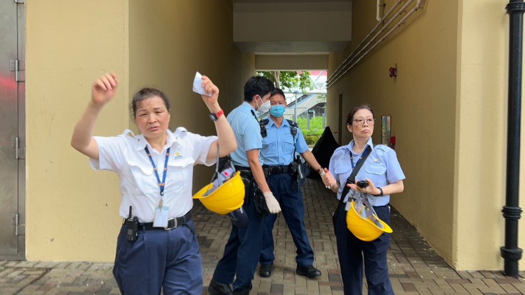 警員在場調查。 警員在場調查。
