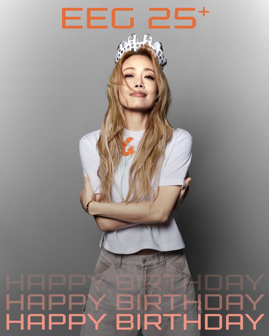 为配合【英皇娱乐25+ HAPPY BIRTHDAY庆典】，夏永康为英皇旗下艺人拍摄全新照片。图为天后容祖儿。