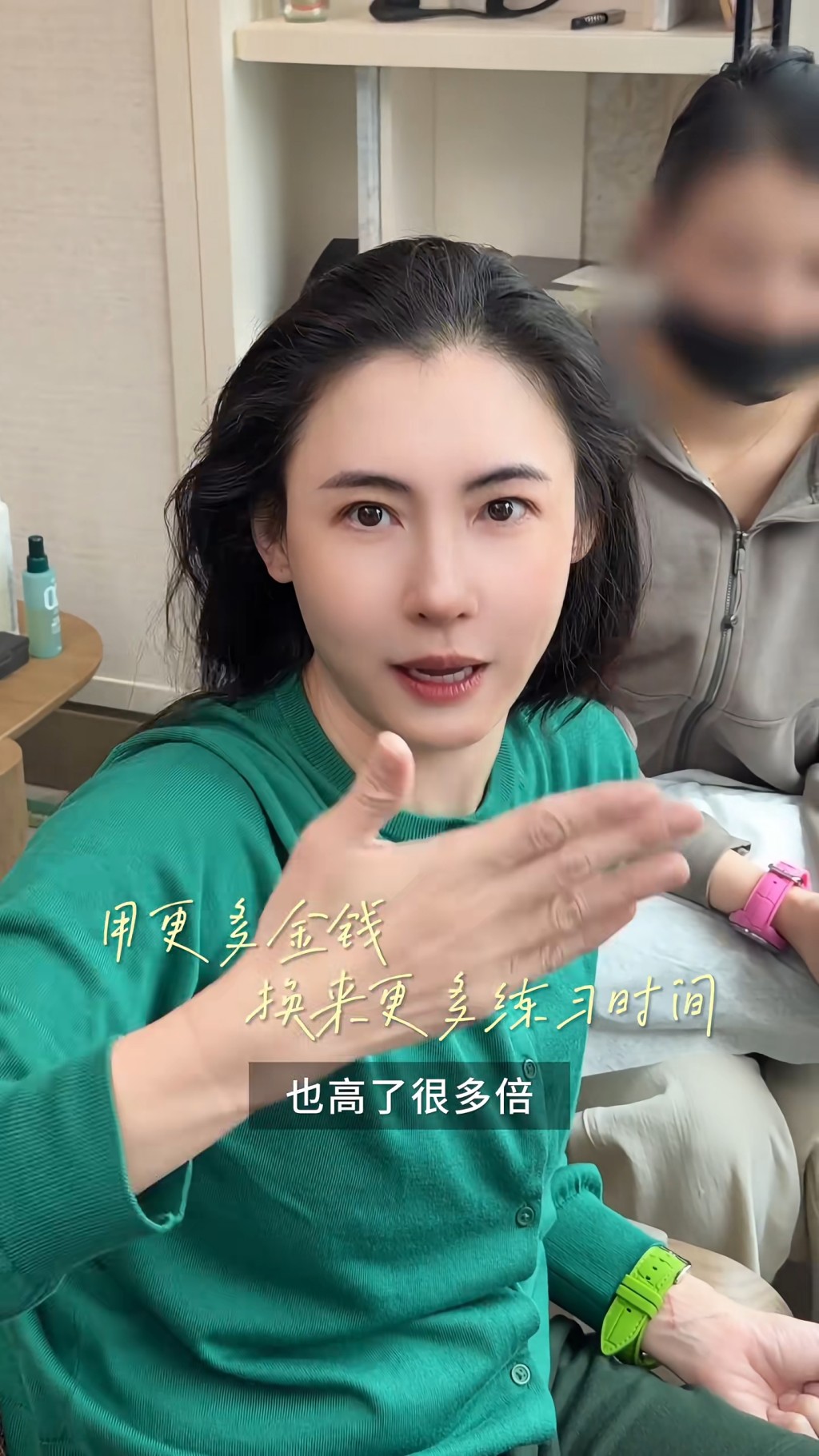 張栢芝為大仔重本報名學車,卻遭兒子拒絕。 張栢芝為大仔重本報名學車,卻遭兒子拒絕。