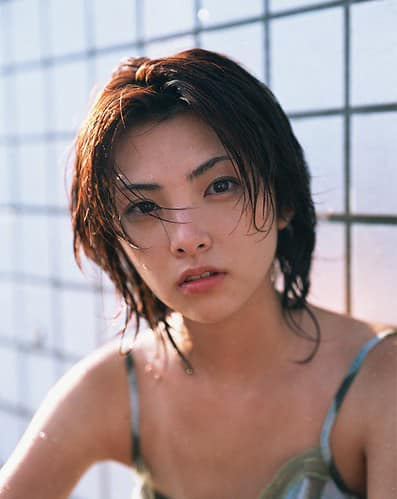 现年43岁的田中丽奈为日本演员，1998年出道。