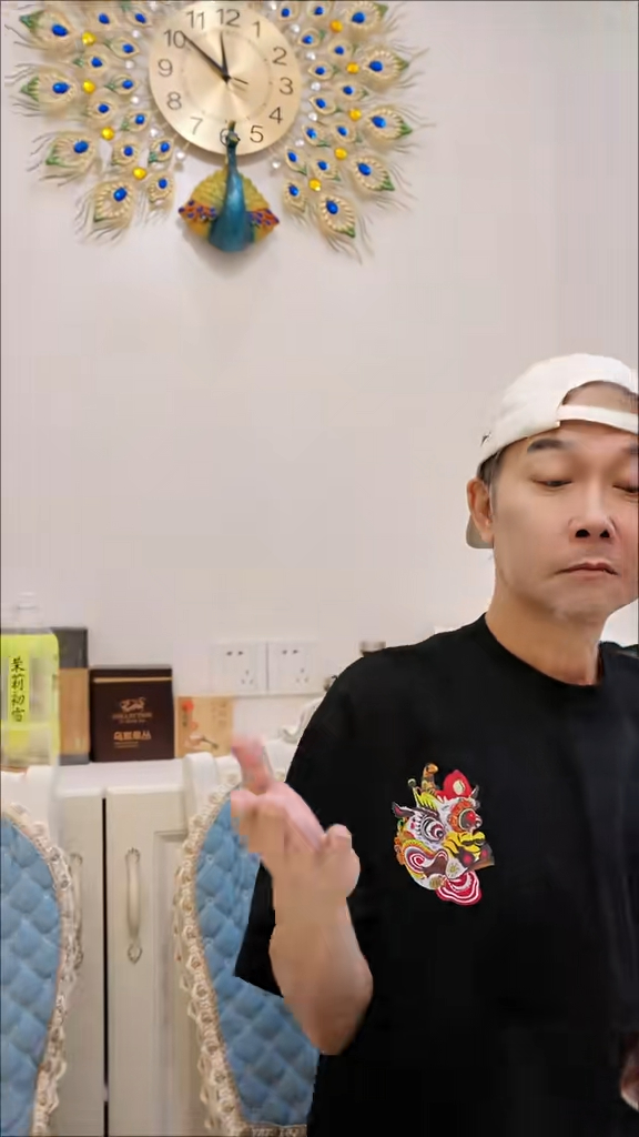 錢小豪新屋佈置簡潔。 錢小豪新屋佈置簡潔。