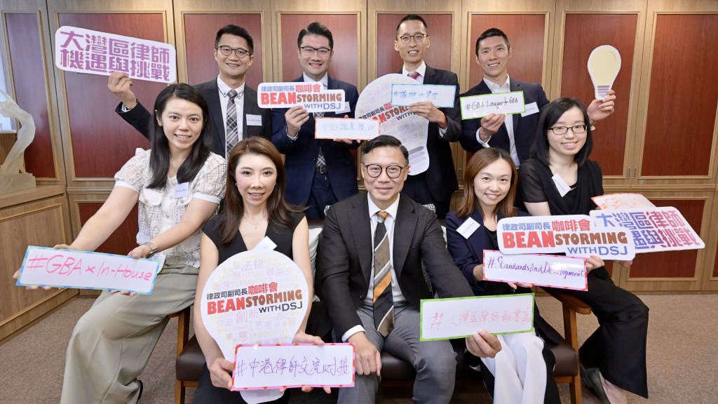 律政司副司長張國鈞構思「BEANStorming」活動,希望透過輕鬆的方式,代替傳統會議。(張國鈞FB圖片)