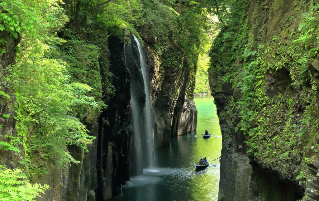 高千穗峽因有岩石崩落，要暫停划船賞景。日本國家旅遊局