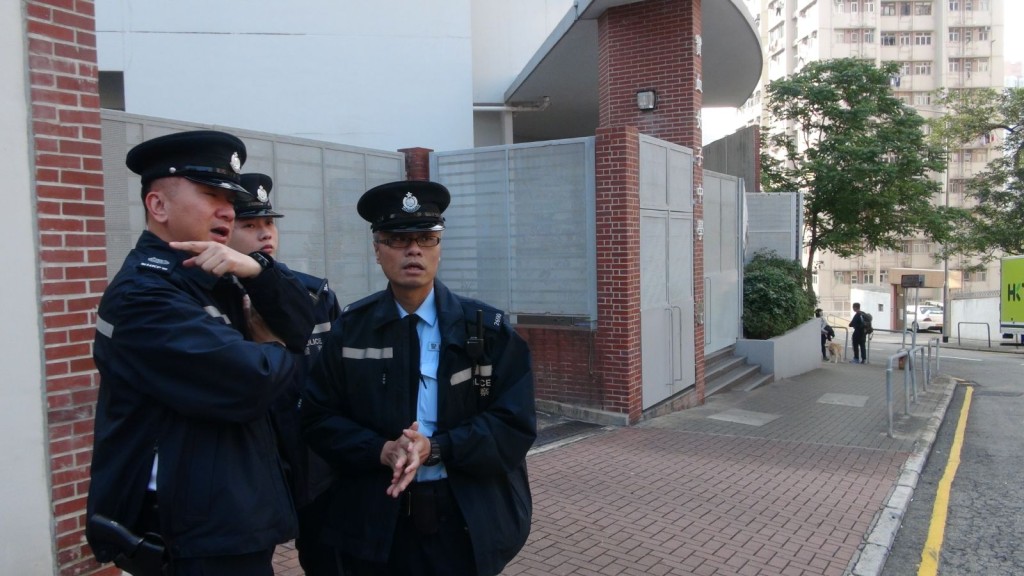 警方加強區內巡邏。林思明攝
