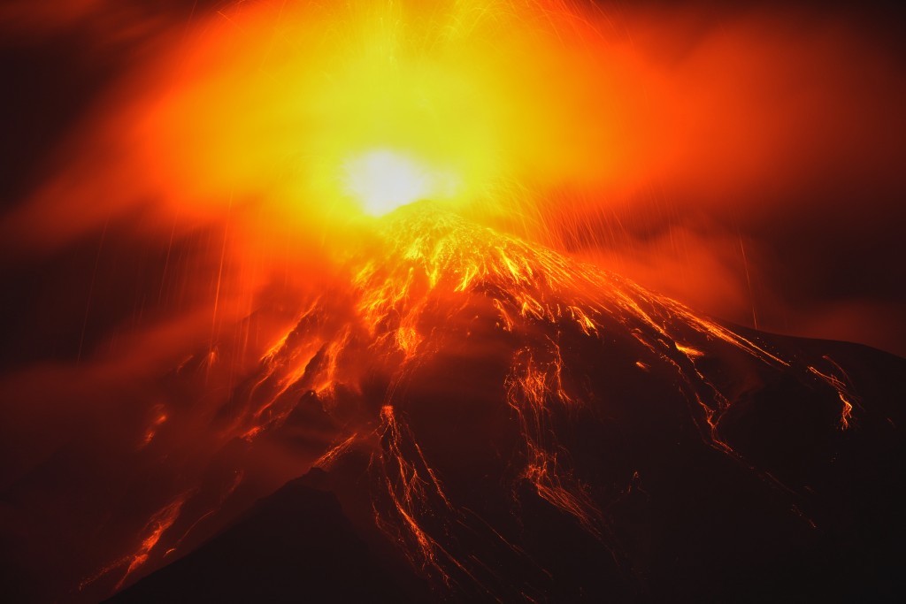 危地马拉富埃戈火山爆发，当局疏散数百村民。AP